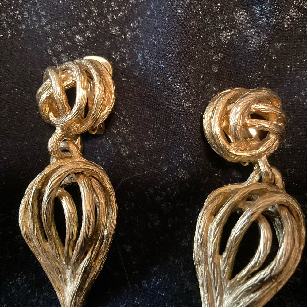 Anique gold clip on earrings
